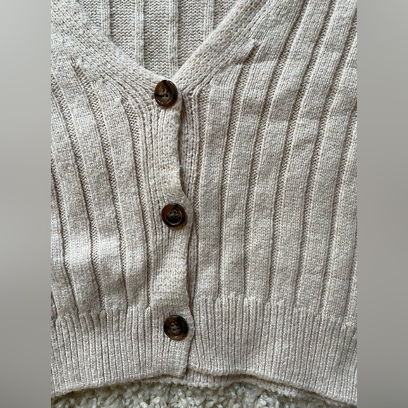 Garage Cropped Cardigan - Picture 2 of 10